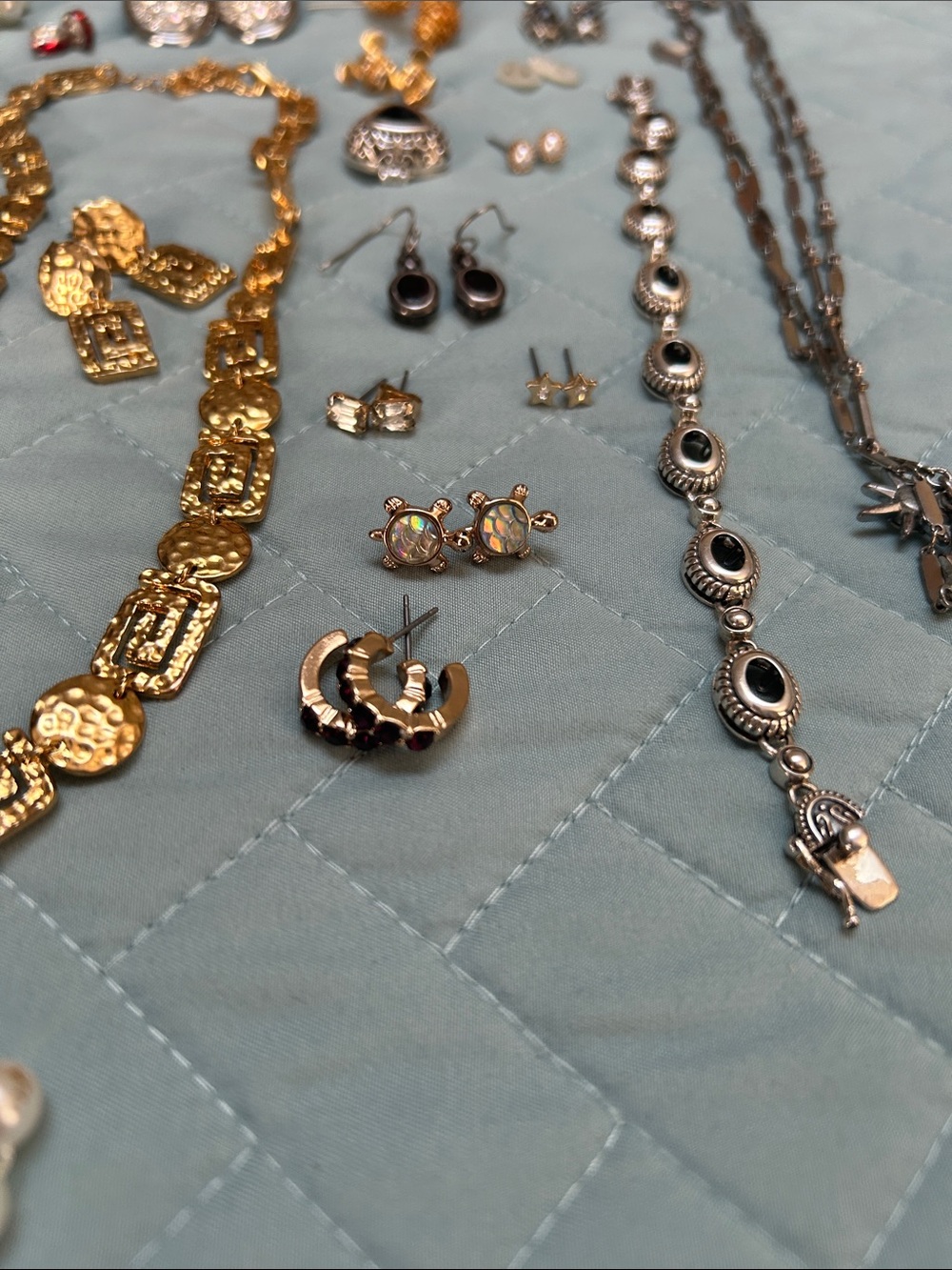 Vintage & Modern Jewelry Reseller Lot Mixed Estate Statement Necklaces Earrings - Picture 9 of 12